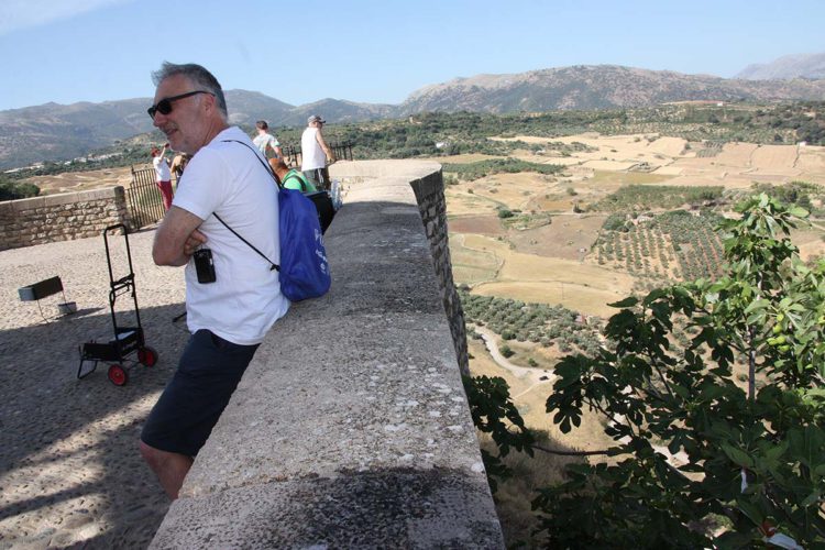 El menor que cayó al Tajo durante el botellón del viernes sigue en la UCI del Carlos de Haya en estado muy grave