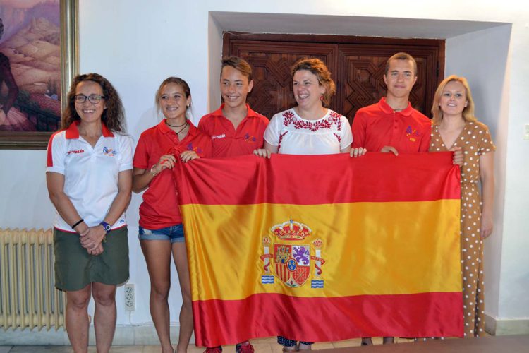 Reconocimiento a los tres jóvenes rondeños que participarán en Eslovaquia en el Campeonato Europeo de Orientación