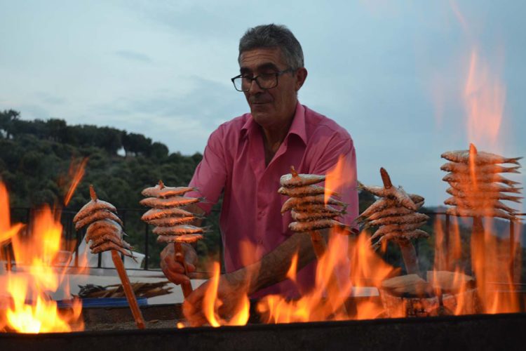 Faraján, un pueblo en el que muchos de sus vecinos se llaman Juan, celebraron su día con los tradiciones espetos