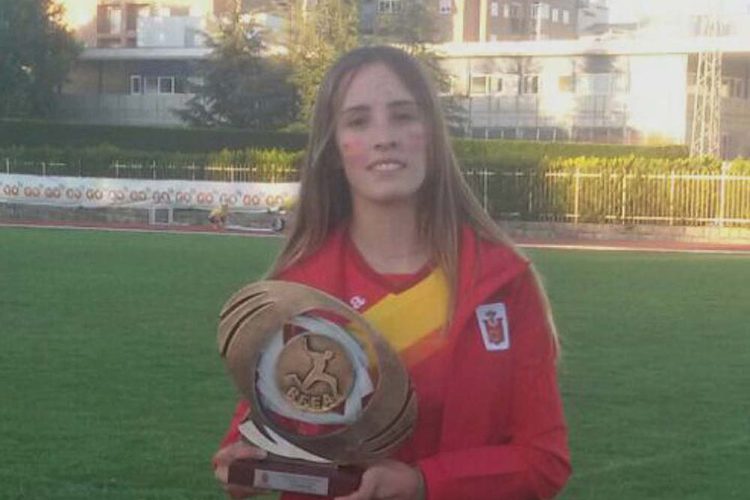 La atleta rondeña Ana Ramírez se proclama vencedora en la carrera de relevos de la Copa Ibérica Juvenil
