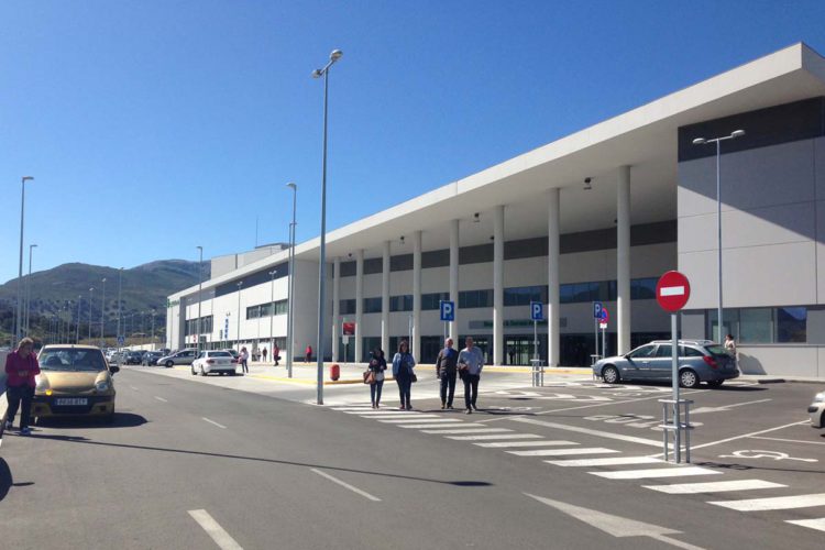 CC.OO reclama al Ayuntamiento más líneas de autobuses para poder desplazar a trabajadores y usuarios al Hospital de la Serranía