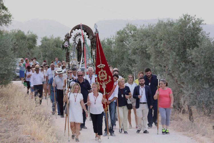 La Virgen de la Cabeza regresa a Santa María tras pasar el verano en su ermita