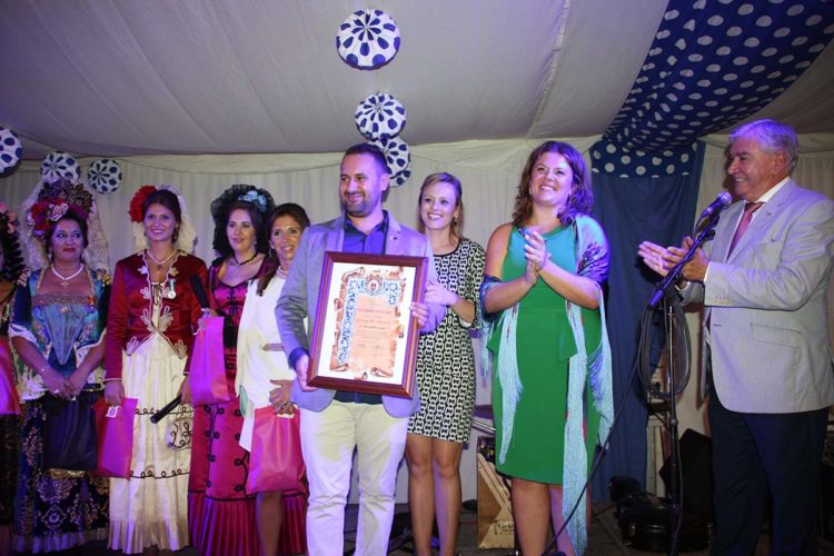 La peña Los Hombres de su Casa entrega el galardón ‘Serrano del Año’ al deportista y empresario Abel Aguilera