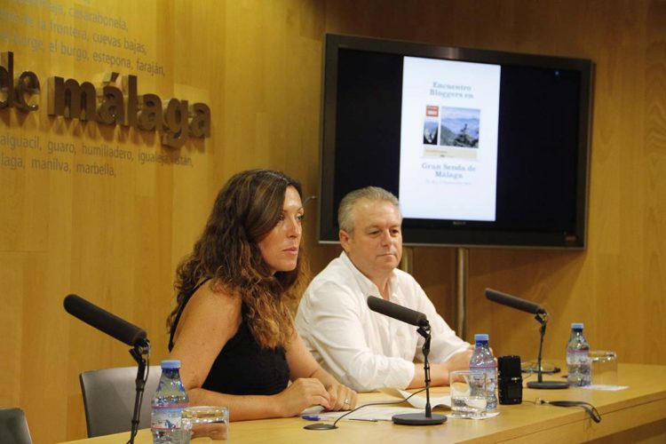La Diputación promociona los atractivos de la Gran Senda en la Serranía a través de la visita de ocho blogueras