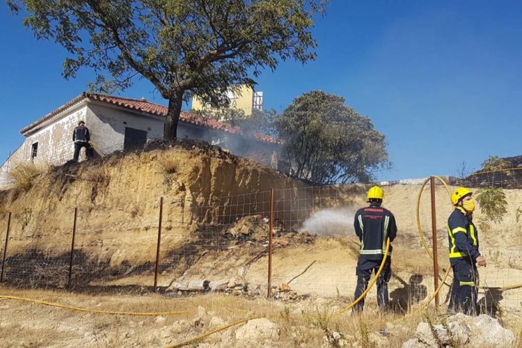 Segundo incendio de la jornada tras arder una vivienda abandonada entre El Fuerte y El Olivar de las Monjas