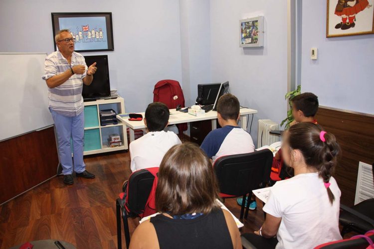 Aprender inglés o francés es fácil y divertido en la Academia LCF Kids Club de Ronda