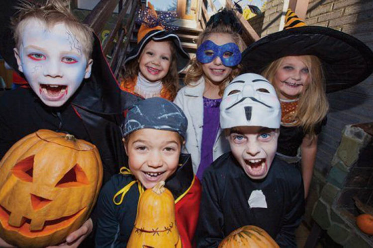 El barrio de San Francisco suspende la fiesta de Halloween pero mantiene el tostón de castañas