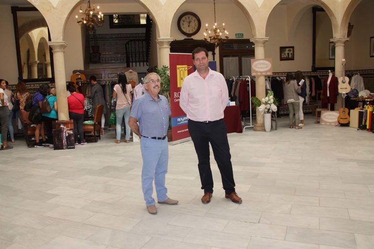 Arranca en el Casino la  IV edición de la Feria Outlet que ha organizado Apymer