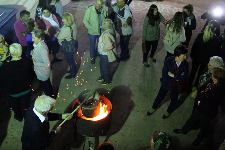 Alpandeire se prepara para vivir este sábado su tradicional tostón de castañas