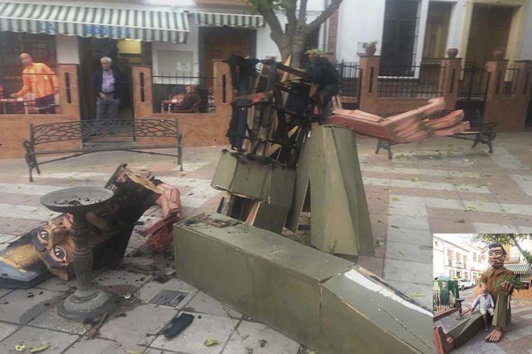 Un joven de Arriate reconoce ante la Policía Local ser el autor del incendio que sufrió la estatua del ‘Campesino airado’