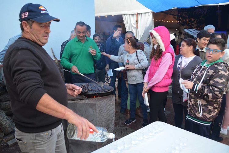 Pujerra celebró con gran animación la XV edición de su tradicional Fiesta de la Castaña