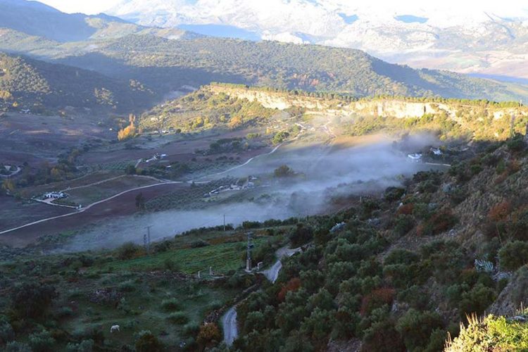 Inversión térmica, lluvia engelante, rocío, heladas y nubes en los valles bajos de la Serranía