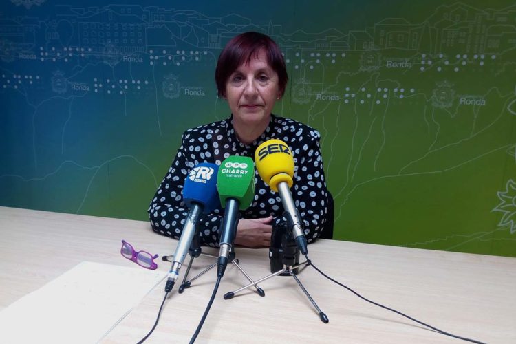 Paqui González (IU) responde al pacto social que propone la Plataforma: la suspensión del corte del Puente Nuevo «no está en la agenda» del Tripartito