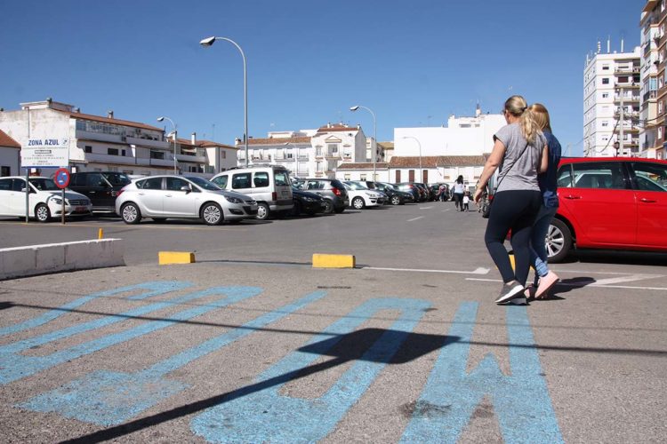 Detienen a una mujer en Ronda tras ser encontrada con un brazo atrapado en un parquímetro que intentaba robar