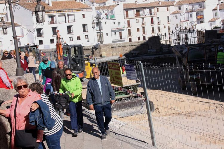Paqui González (IU) cede ante la presión vecinal y dejará pasar por el Puente Nuevo a los residentes de Arenal y La Planilla