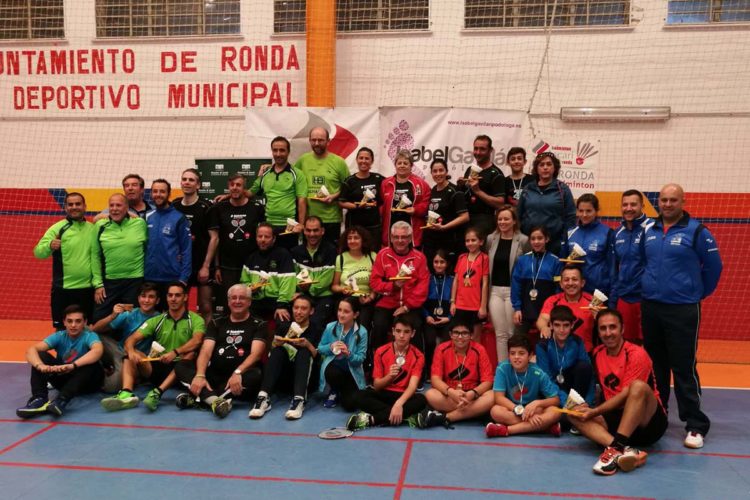 Gran ambiente deportivo en el IX Torneo Veteranos y IV torneo I Love Bádminton celebrado en Ronda