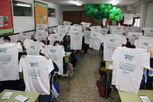 Se han repartido camisetas de las jornadas.