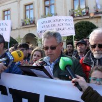 Manifiesto de la Plataforma en una de las manifestaciones contra el corte del Puente Nuevo.