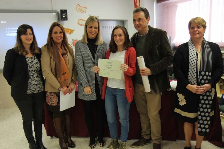 Tres fotografías de alumnos de los colegios Martín Pinzón, Miguel de Cervantes y Guzmán el Bueno de Gaucín son seleccionadas para el calendario contra la violencia de género