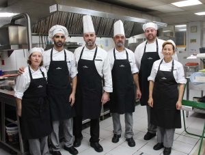 Parte del equipo de la cocina de Ronda.