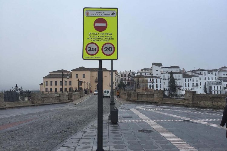 Aferrándose a las paredes del Tajo