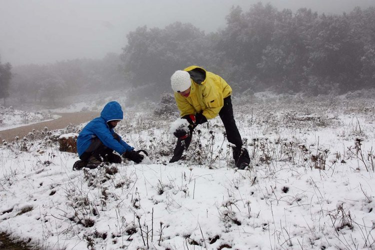 Los Reyes Magos traen a la Serranía una nevada en este día tan especial