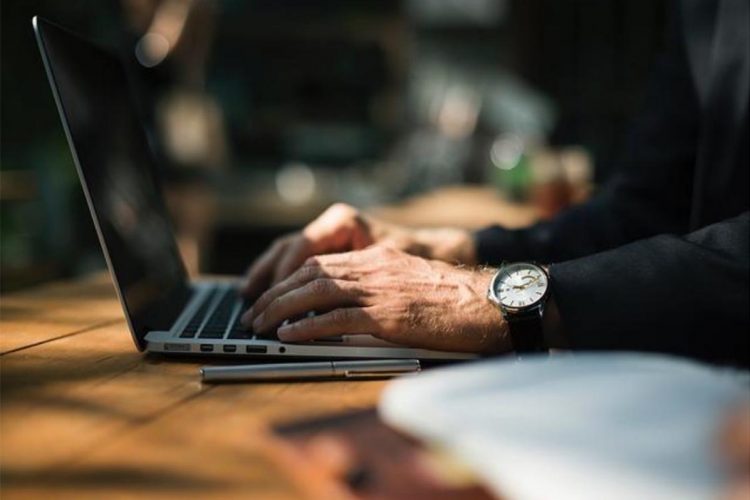 ¿Por qué es importante seguir una estrategia antes de apostar online?