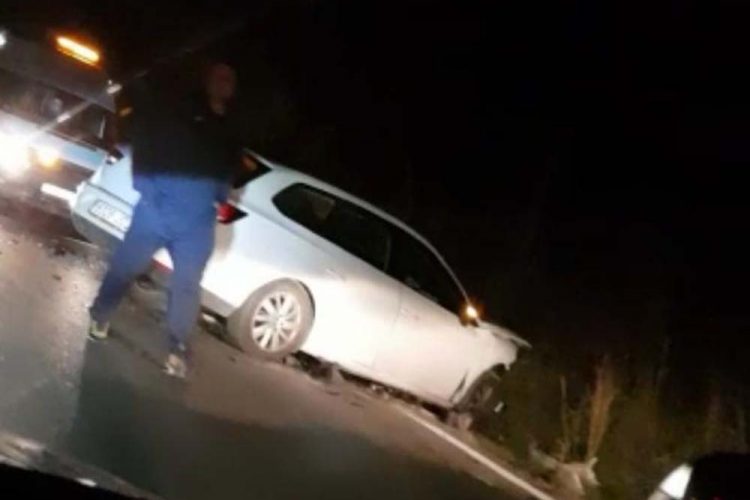 Varios heridos al colisionar frontalmente dos turismos en la carretera Ronda-Arriate