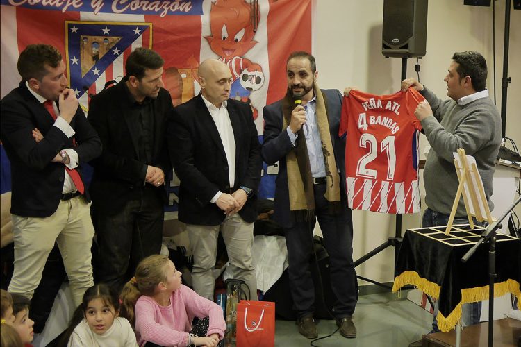 Mucho Atleti en Ronda durante el Encuentro Internacional de Peñas rojiblancas