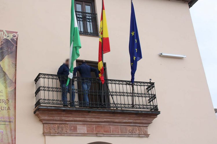 El Tripartito impedirá a los periodistas tomar imágenes de la manifestación a su paso por el Puente Nuevo desde el balcón de Santo Domingo