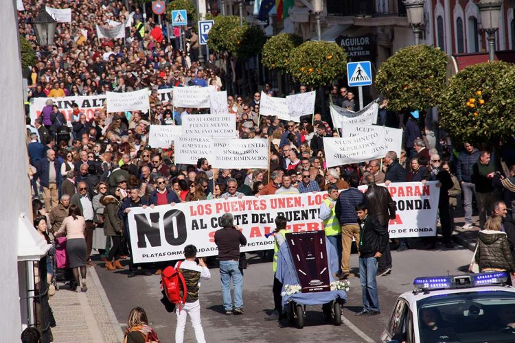 La Plataforma contraria al corte del Puente Nuevo se felicita por el cambio de postura del Tripartito en relación al vial alternativo