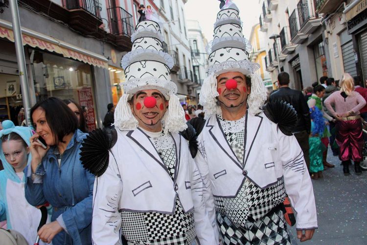 El Carnaval sale a las calles para parodiar la vida de Ronda y para traer diversión, disfraces y coplillas