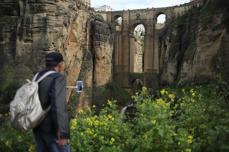 El Puente Nuevo, el Tajo y el Parque Natural Sierra de las Nieves son los recursos turísticos más valorados de la provincia de Málaga por las comunidades digitales