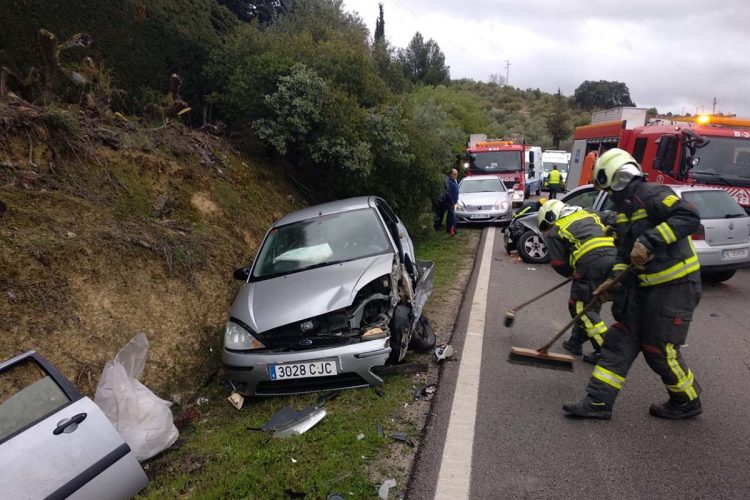 Dos hombres resultan heridos en un accidente ocurrido esta mañana en la carretera Ronda-Arriate