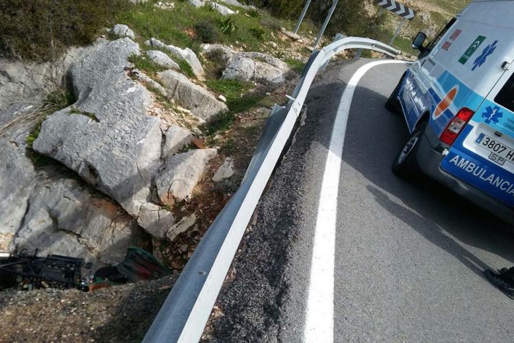 Un motorista resulta herido en la A-366 Ronda-El Burgo tras sufrir una caída a la altura del arroyo del Toro