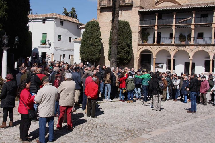 Concentración en las puertas del Ayuntamiento para reclamar al Gobierno pensiones dignas