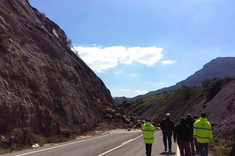 La carretera A-374 entre Ronda y Sevilla permanecerá cortada toda la Semana Santa y sigue sin fecha para su reapertura