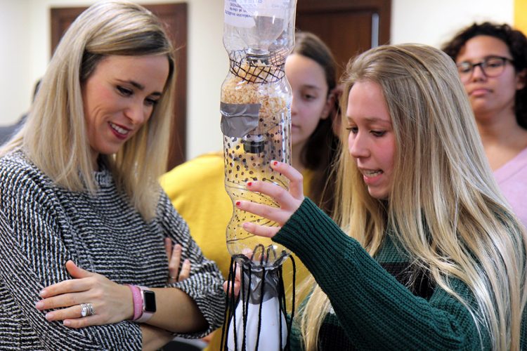 El Instituto Martín Rivero patenta un dispositivo diseñado por sus alumnos en un proyecto de Andalucía Profundiza