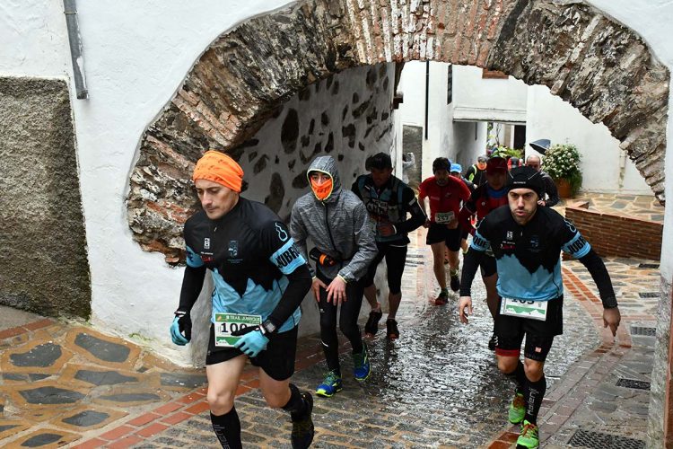 Centenares de corredores desafiaron a la lluvia en la III Trail de Jubrique