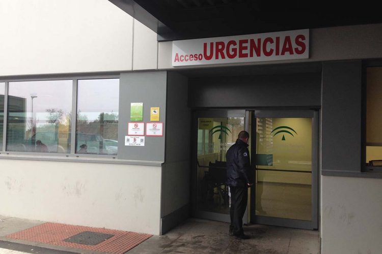 Juzgan a un paciente por amenazar y agredir verbalmente a un médico y a un vigilante en el servicio de Urgencias del Hospital