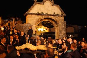 Oración en la noche.