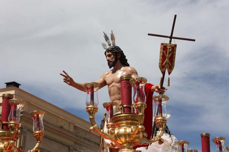 El Resucitado pone el broche de oro en una jornada llena de esplendor a la Semana Santa de Ronda