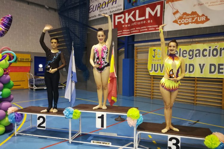 Las gimnastas del Club AGRA lograron quince medallas en los torneos de Ceuta y de Manilva