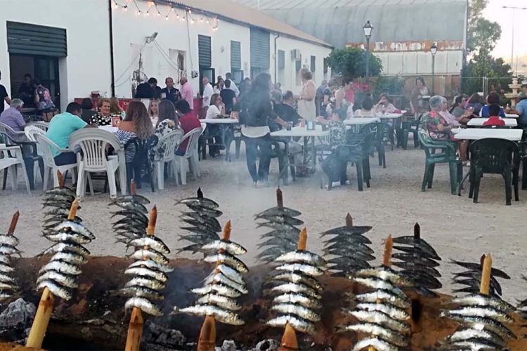 La Hermandad de La Soledad celebra este viernes la V Verbena del Espeto