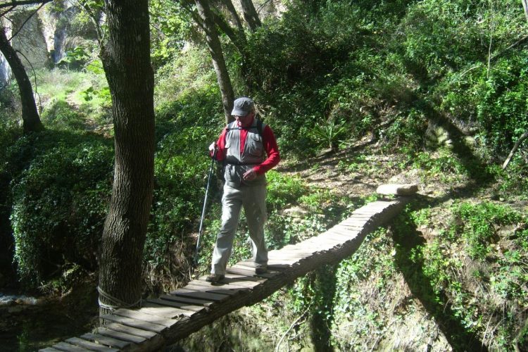 La Policía Nacional y la Guardia Civil rescatan a un senderista que se había perdido en un paraje de Ronda