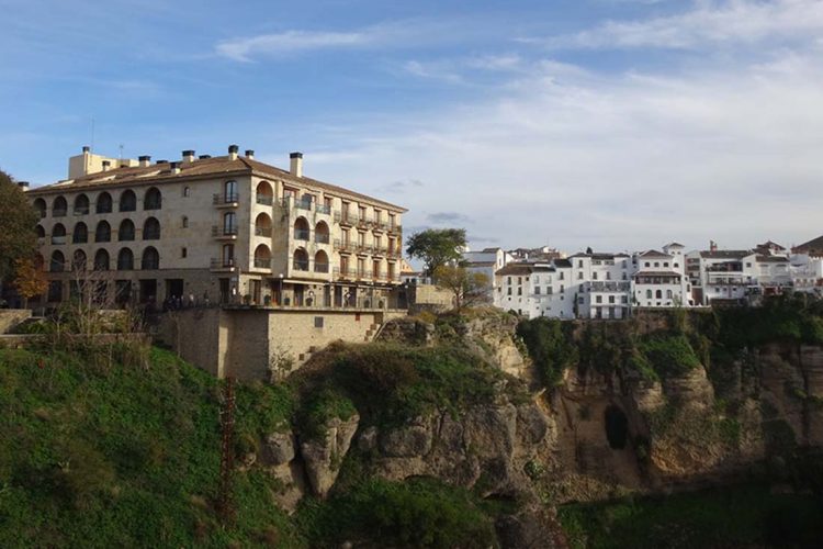 El Gobierno destina 700.000 euros para restaurar la fachada y la iluminación del Parador de Ronda