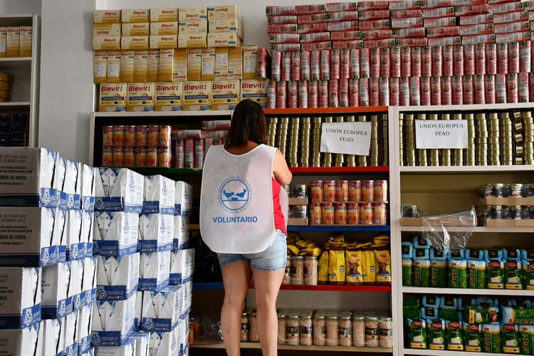 El Almacén de Alimentos de Algatocín presta ayuda a medio centenar de familias del Bajo Genal