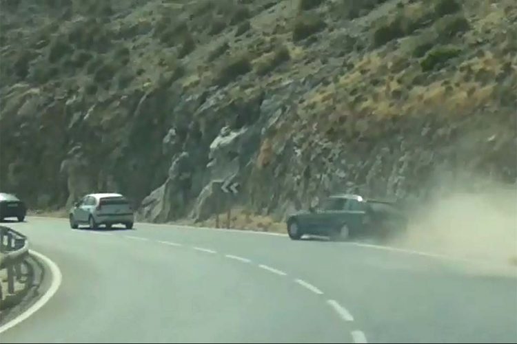 El conductor que circulaba haciendo eses por la carretera Ronda-San Pedro era un holandés que había ingerido unos medicamentos que le dieron sueño