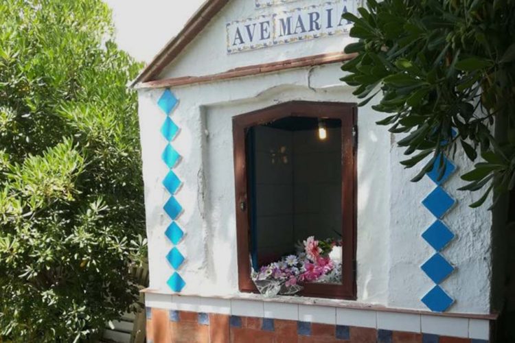 Los huertanos de los Molinos del Tajo se movilizan para colocar una nueva imagen de la Inmaculada en la ermita que fue destrozada