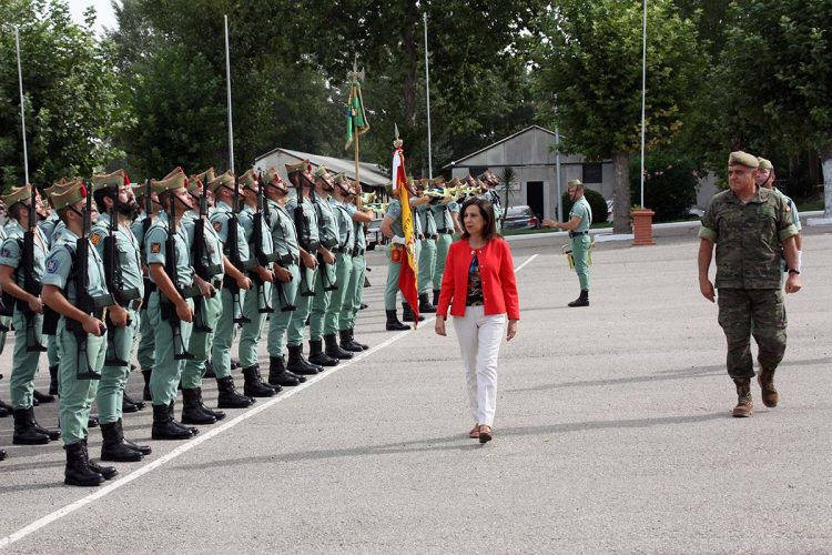 La ministra de Defensa, Margarita Robles, visita las instalaciones de la Legión en Ronda